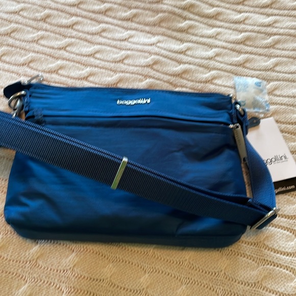 NWT Baggalini Securtex Anti-Theft Memento Crossbody pacific blue RFID cc slots - Picture 2 of 16